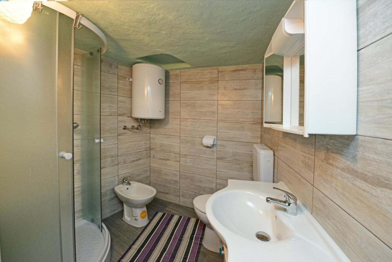Maja Apartment Visnjan Bagian luar foto