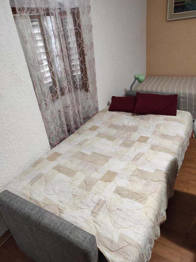 Maja Apartment Visnjan Bagian luar foto