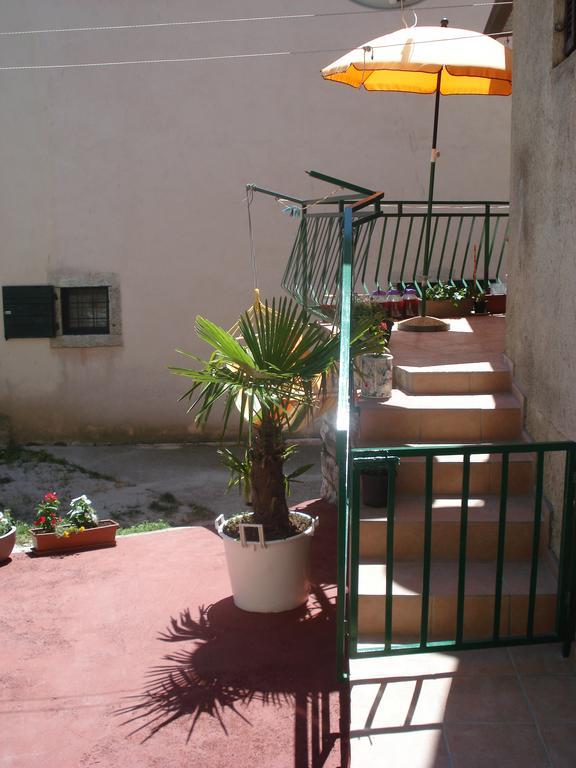 Maja Apartment Visnjan Bagian luar foto