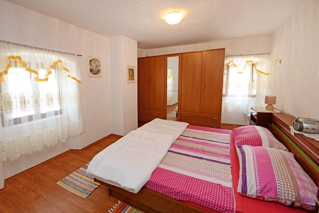 Maja Apartment Visnjan Bagian luar foto
